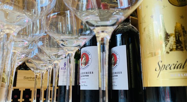 開(kāi)紅酒加盟連鎖店多少錢